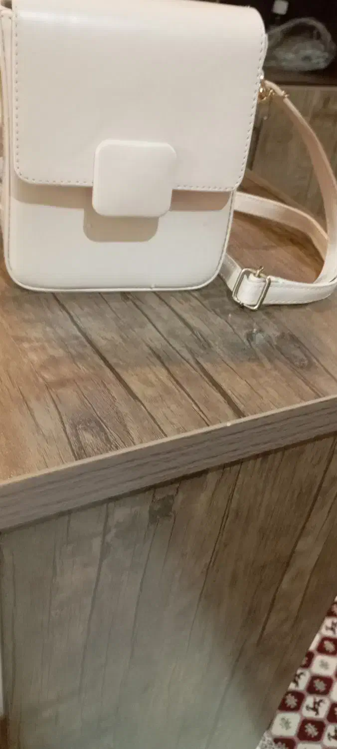 سلام کیف دوشی رنگ کرمی|کیف، کفش، کمربند|تهران, منیریه|دیوار