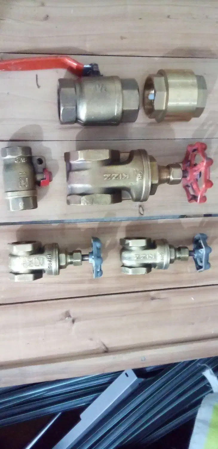 ۶عدد شیر برنجی سایز ۱اینچ به بالا|مصالح و تجهیزات ساختمان|فولادشهر, B5|دیوار