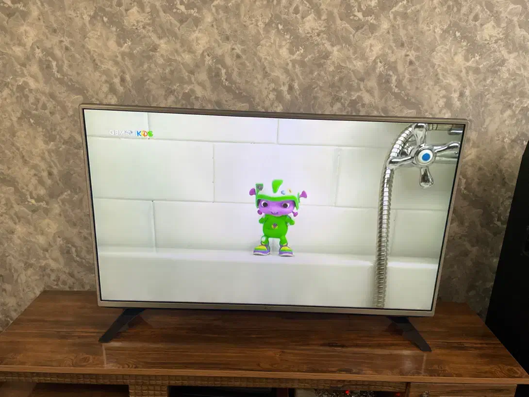 تلویزیون|تلویزیون و پروژکتور|تبریز, |دیوار