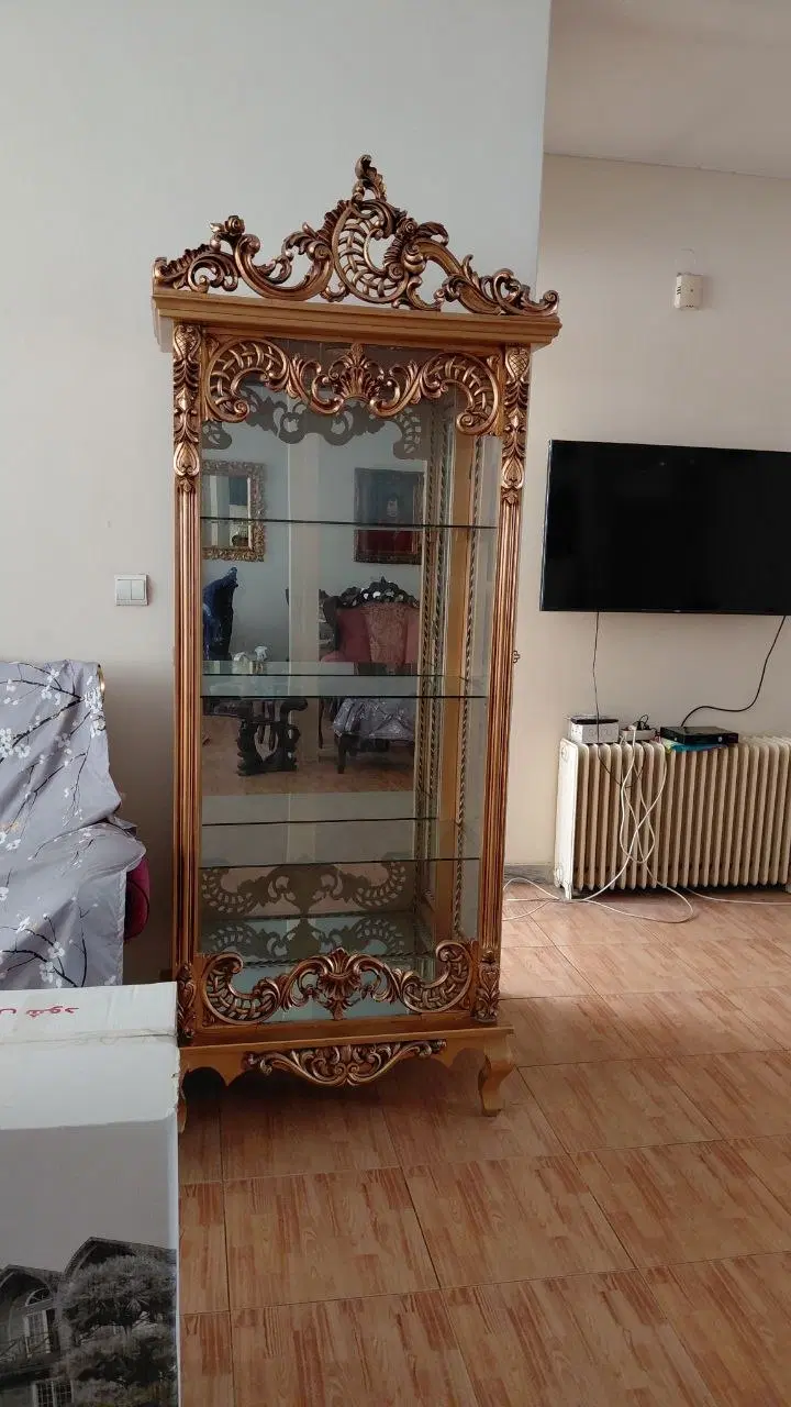 بوفه چراغدار شکیل وزیبا با صفحات شیشه ای|بوفه، ویترین، کنسول|تهران, یوسفآباد|دیوار