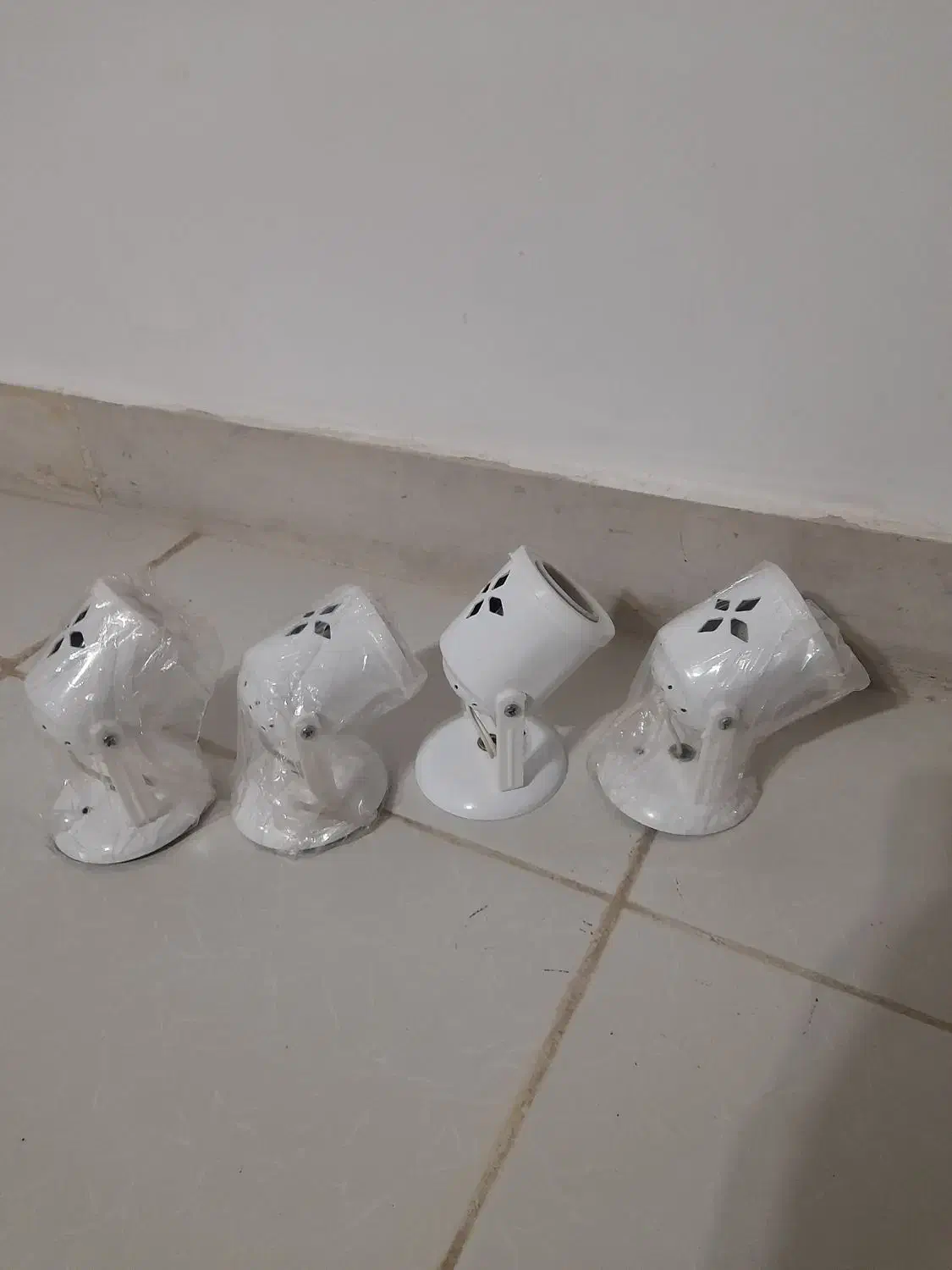 سر لامپ و کلید برق|لامپ و چراغ|ایلام, |دیوار