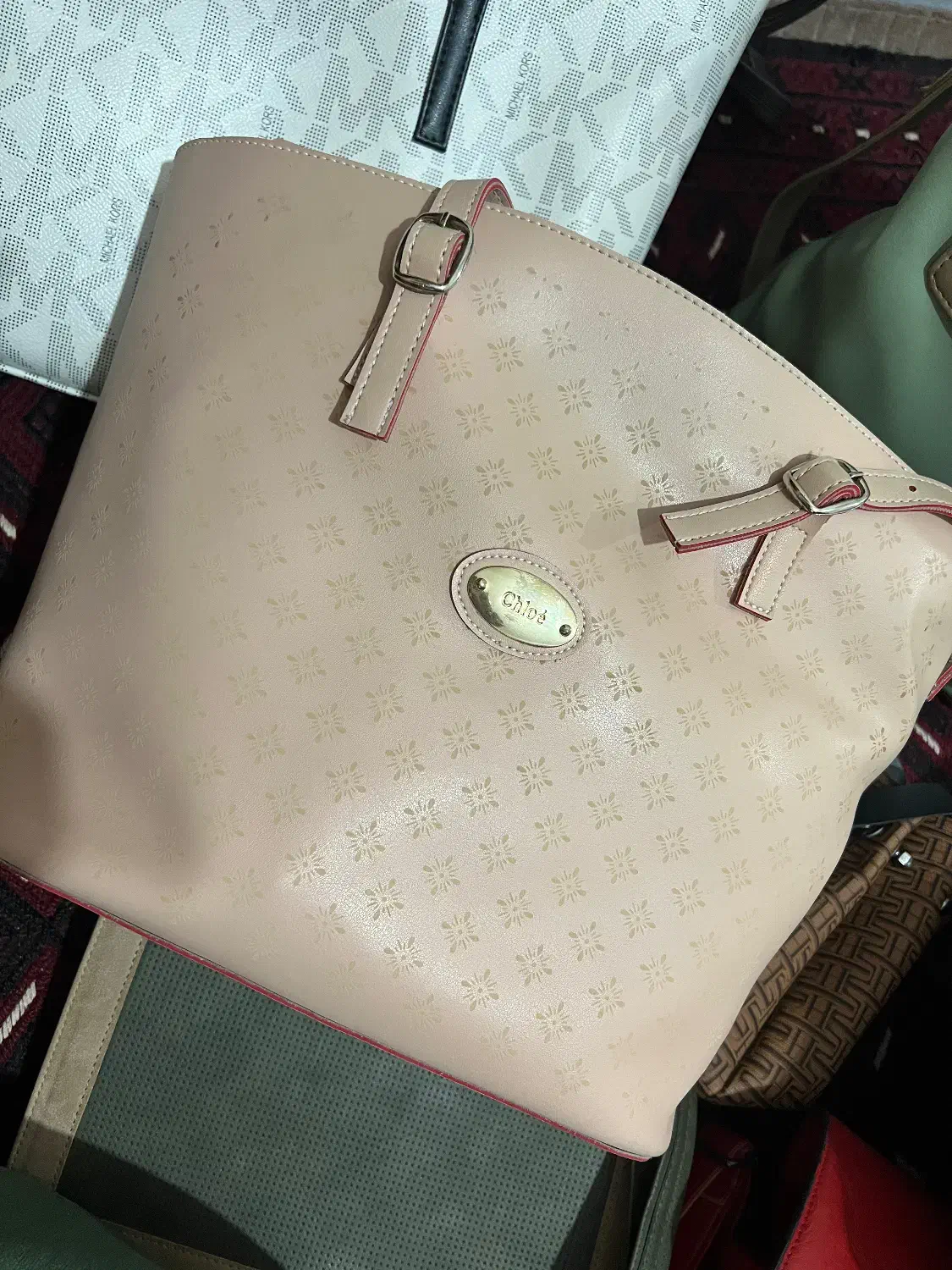 کیف|کیف، کفش، کمربند|گنبد کاووس, |دیوار