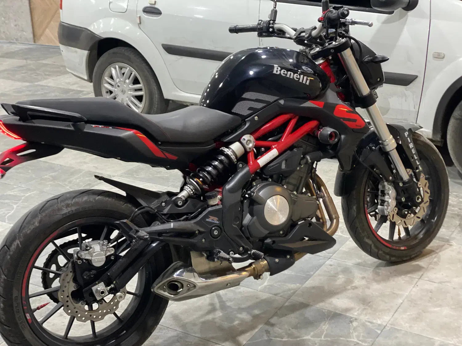 بنلی ۳۰۰ مدل ۴۰۲|موتورسیکلت|خرم‌آباد, |دیوار