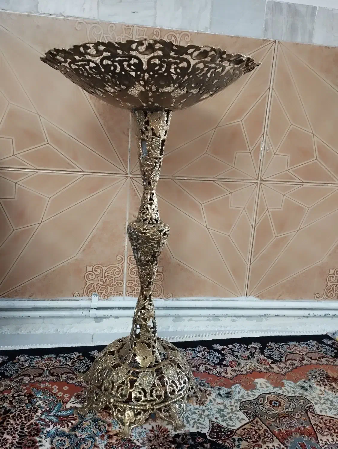 میوه های مصنوعی کنار سالنی برنز و ظروف چینی|صنایع دستی و سایر لوازم تزئینی|کرمانشاه, |دیوار