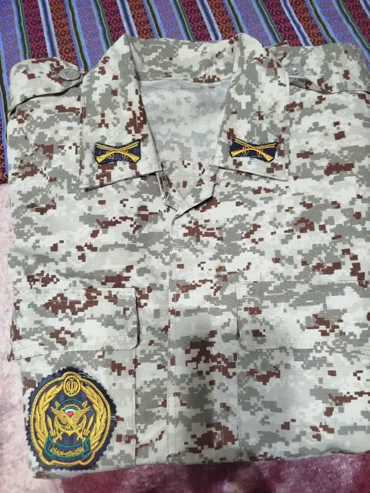 لباس و پوتین سربازی|لباس|شیراز, لاله|دیوار