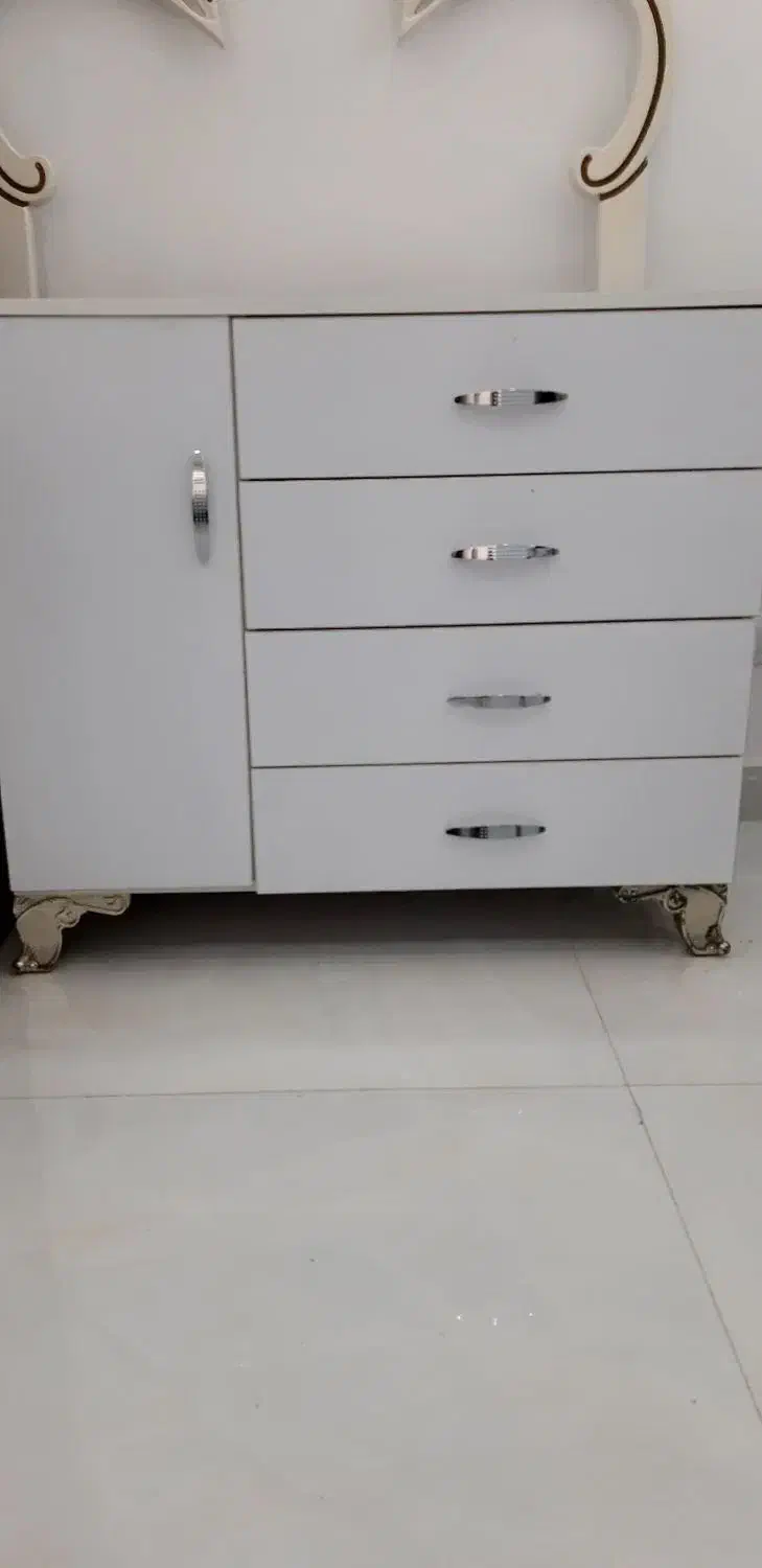 فروش وسایل زیر قیمت|مبلمان خانگی و میز عسلی|رشت, آب و برق|دیوار