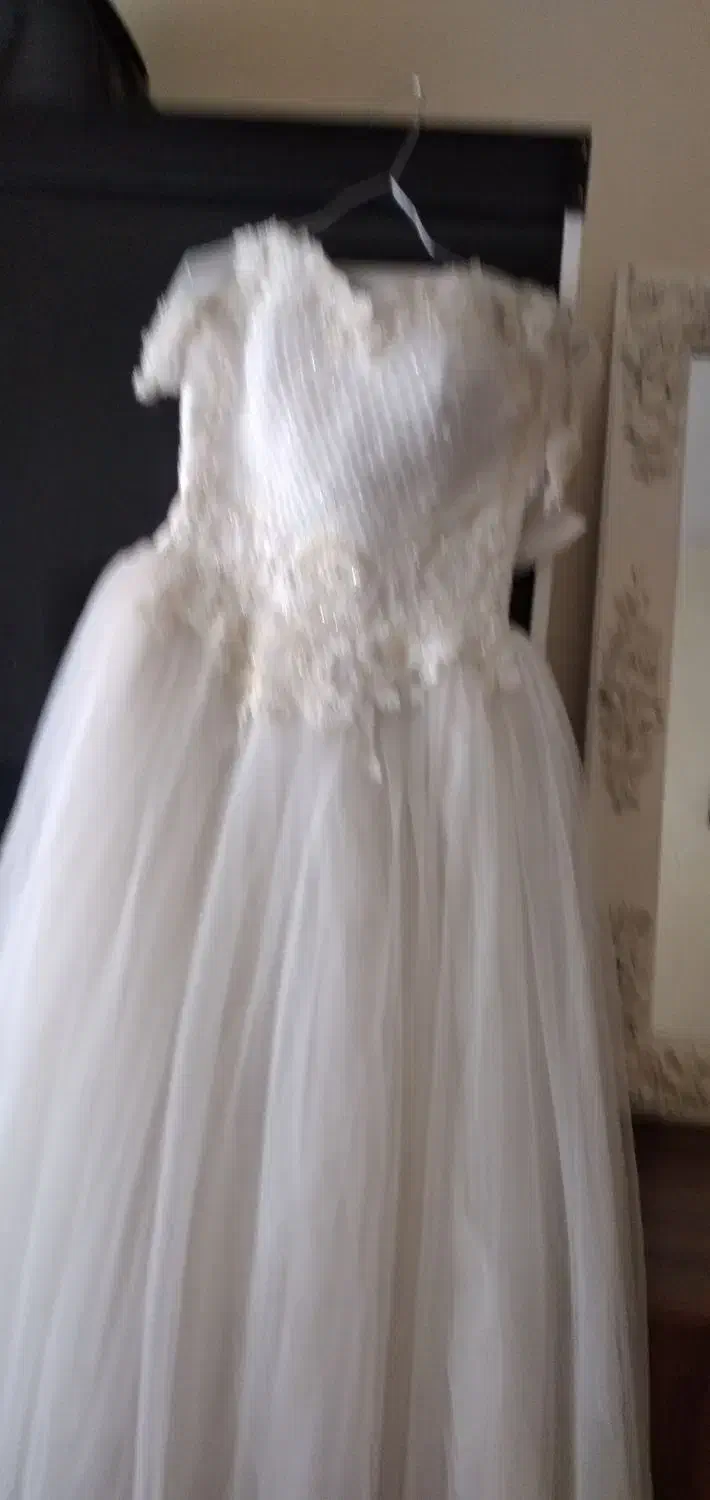 لباس عروس و شنل کلاه دار پاییزی سالم و تمیز|لباس|اراک, |دیوار