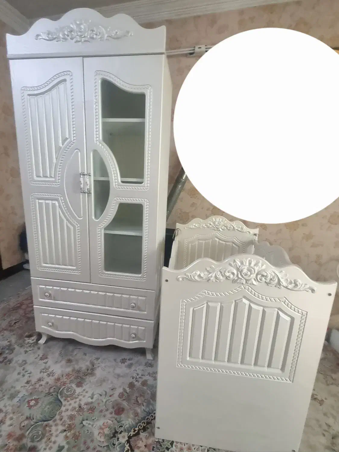 تخت و کمد ویترین دار نو نو سیسمونی(فوری)|تخت و صندلی بچه|تهران, بهداشت|دیوار