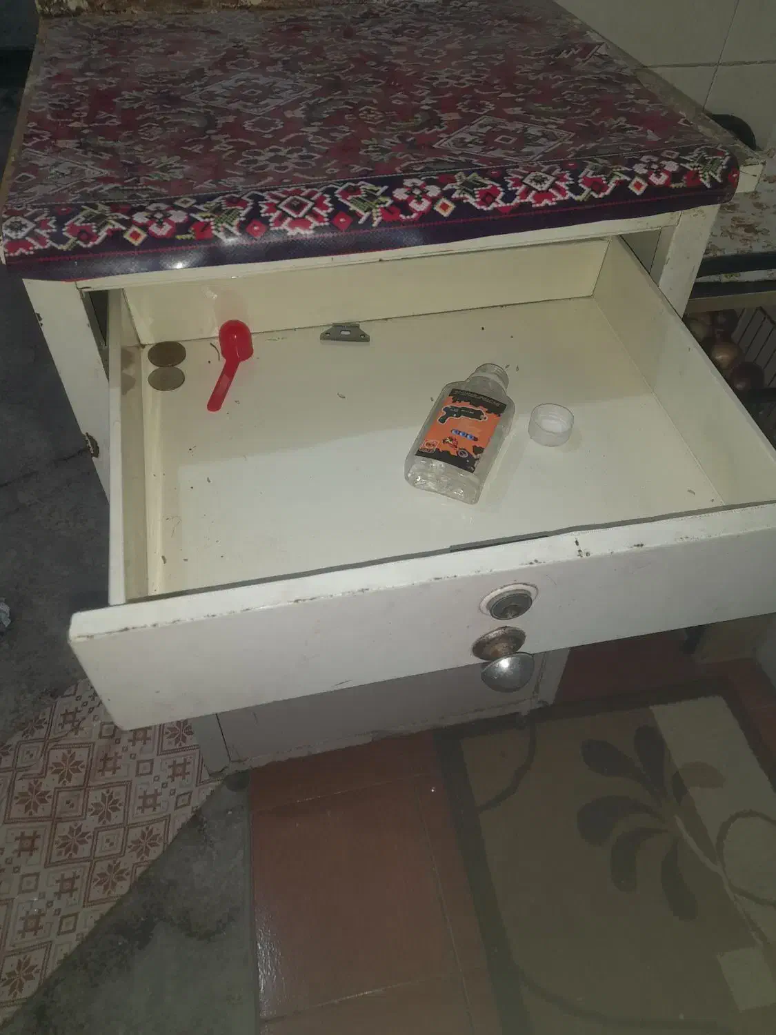 کمد قفل دار کوچک|جاکفشی، کمد، دراور|همدان, |دیوار