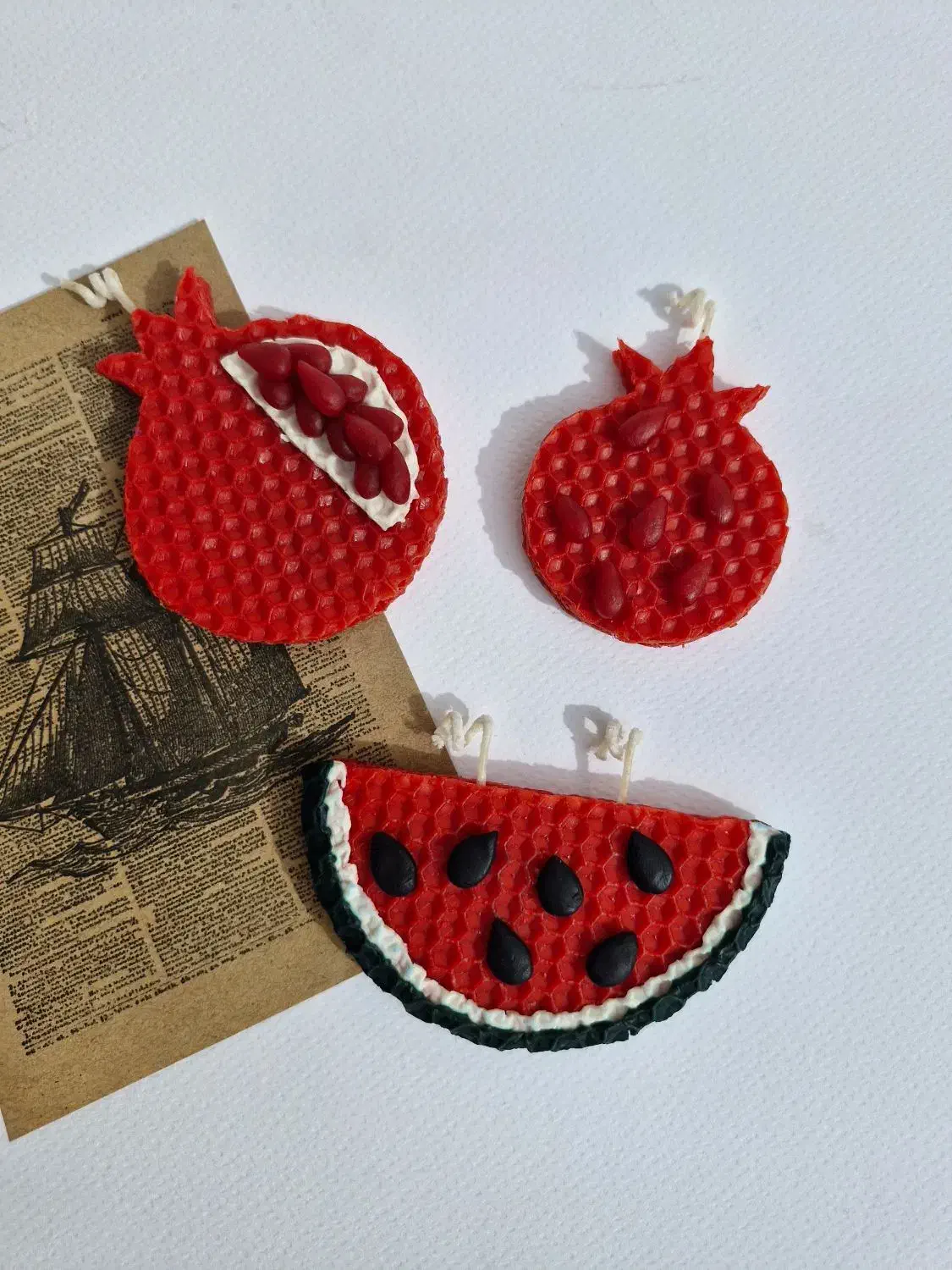 شمع یلدایی موم عسل  هندوانه ،انار و...|صنایع دستی و سایر لوازم تزئینی|کرمان, |دیوار