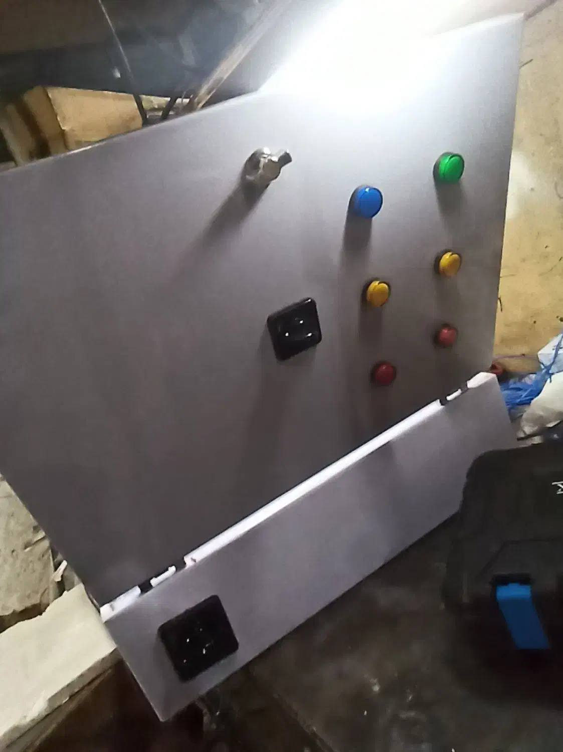 برق کار و ولتاژ تابلو برق  سیم کشی ساختمان|خدمات پیشه و مهارت|مشهد, جنت|دیوار