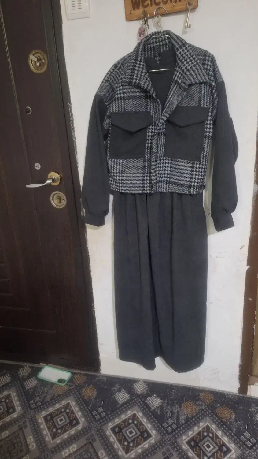 کت سارافون|لباس|مشهد, پایگاه شکاری|دیوار