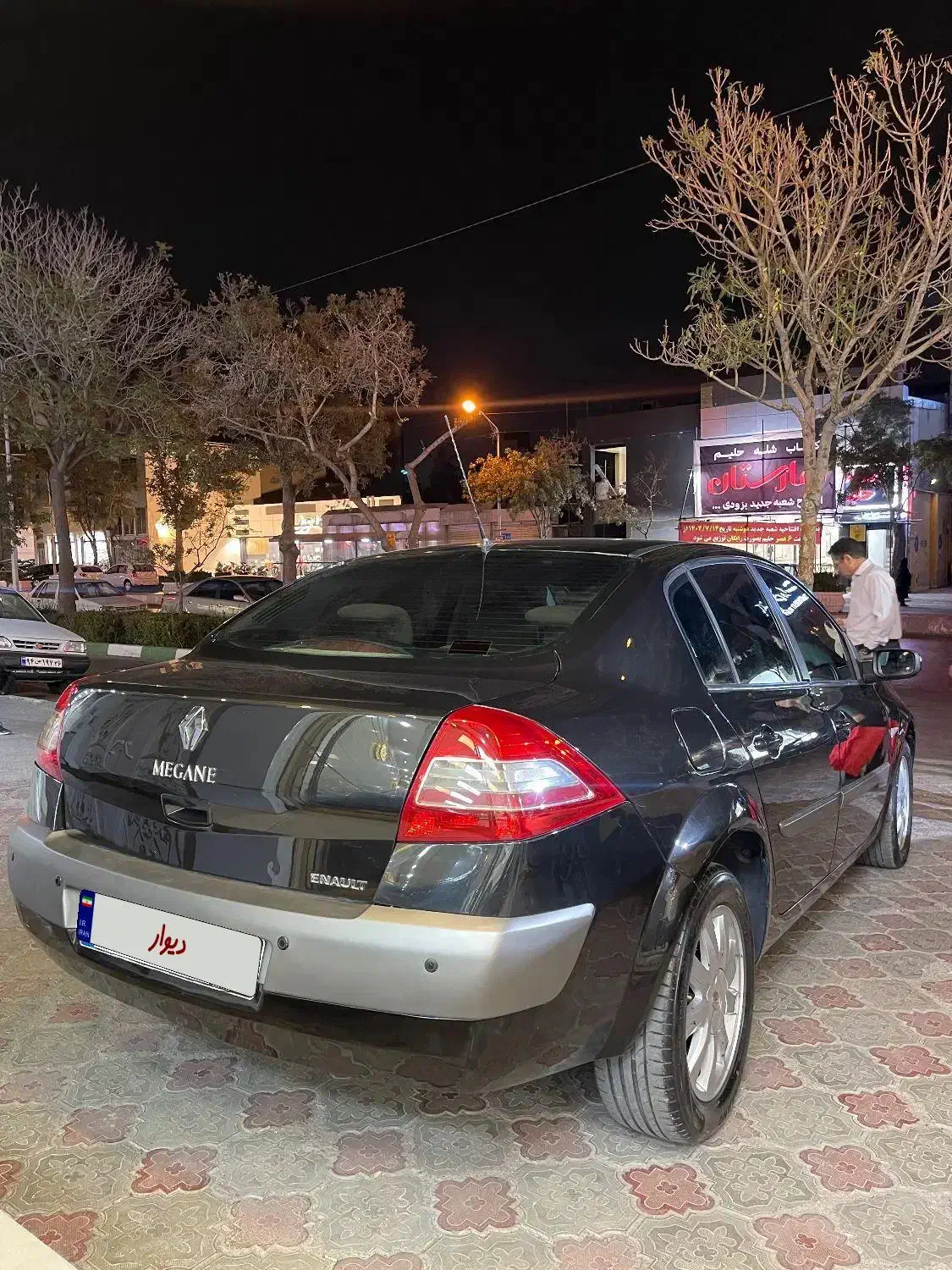 مگان اتومات ۲۰۰۰ مدل ۸۹|خودرو سواری و وانت|مشهد, امام خمینی|دیوار