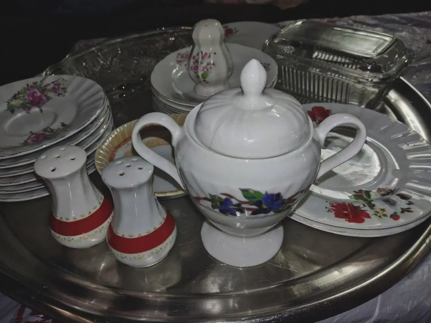 ظروف (چینی وپیرکس)نو وآک ودرحد نو|ظروف سرو و پذیرایی|شوشتر, |دیوار