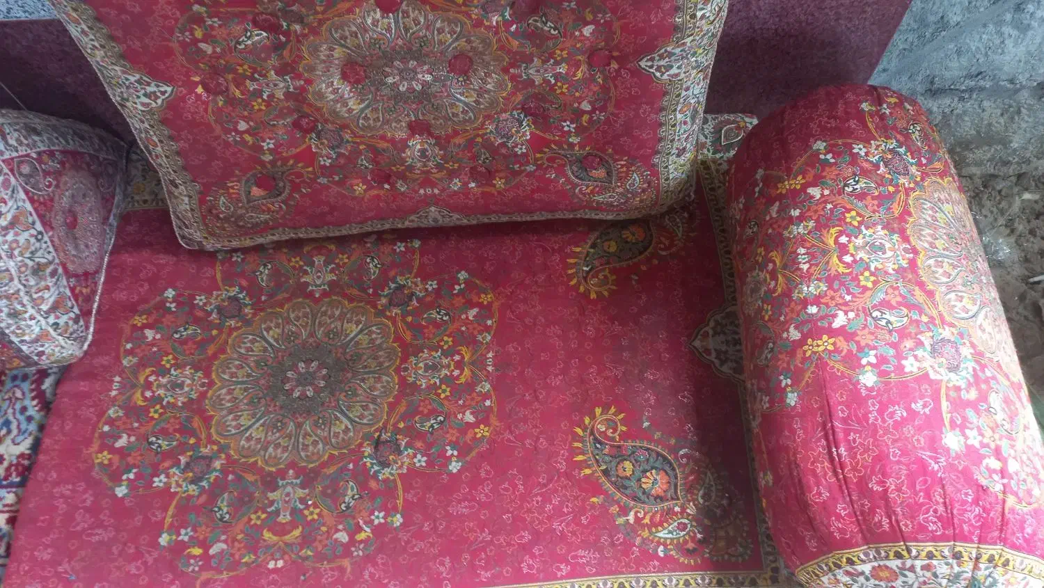 شاه نشین چها تیکه|مبلمان خانگی و میز عسلی|دابودشت, |دیوار