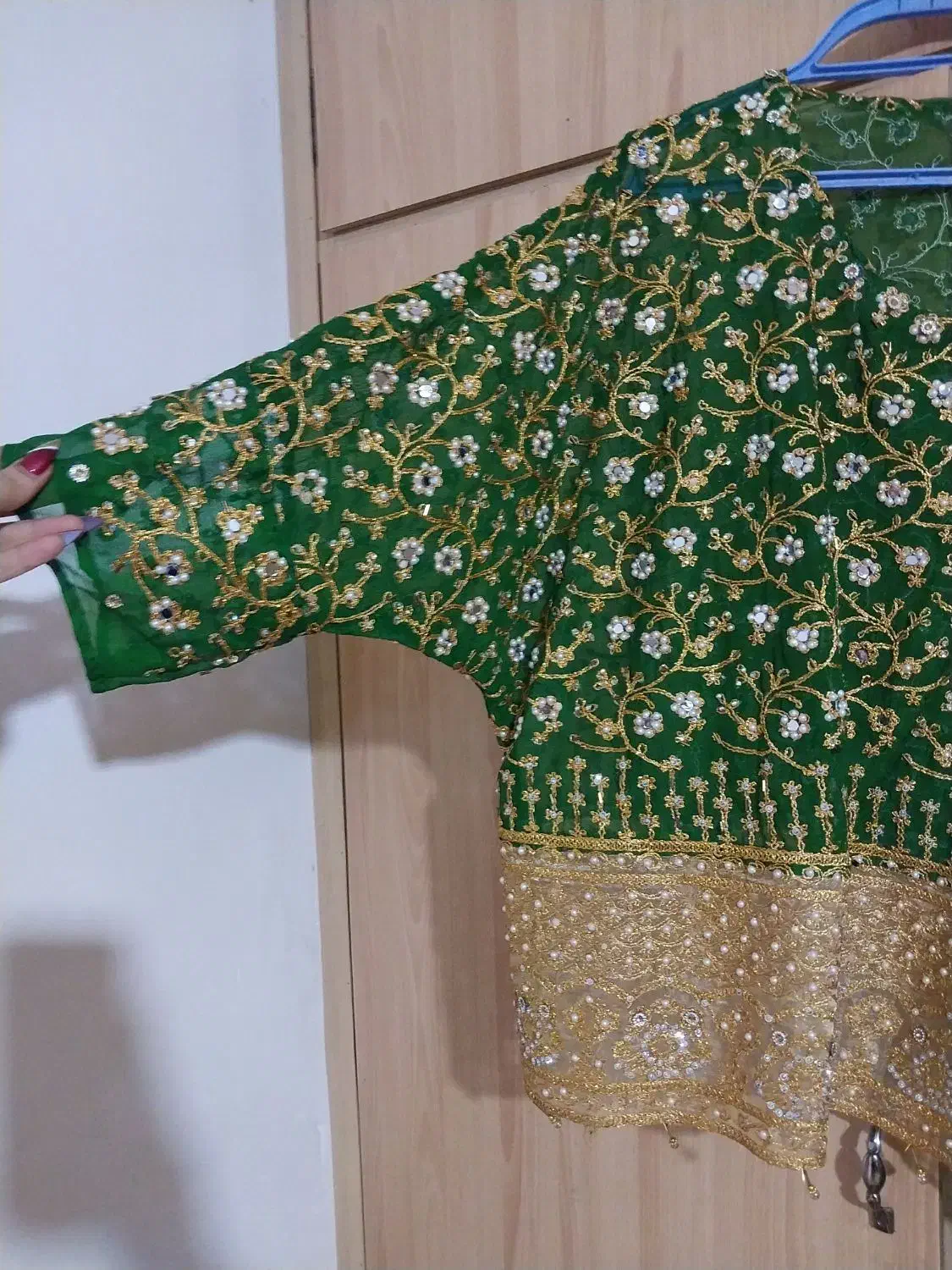 کفتان تمام سنگ|لباس|اهواز, لشکرآباد|دیوار