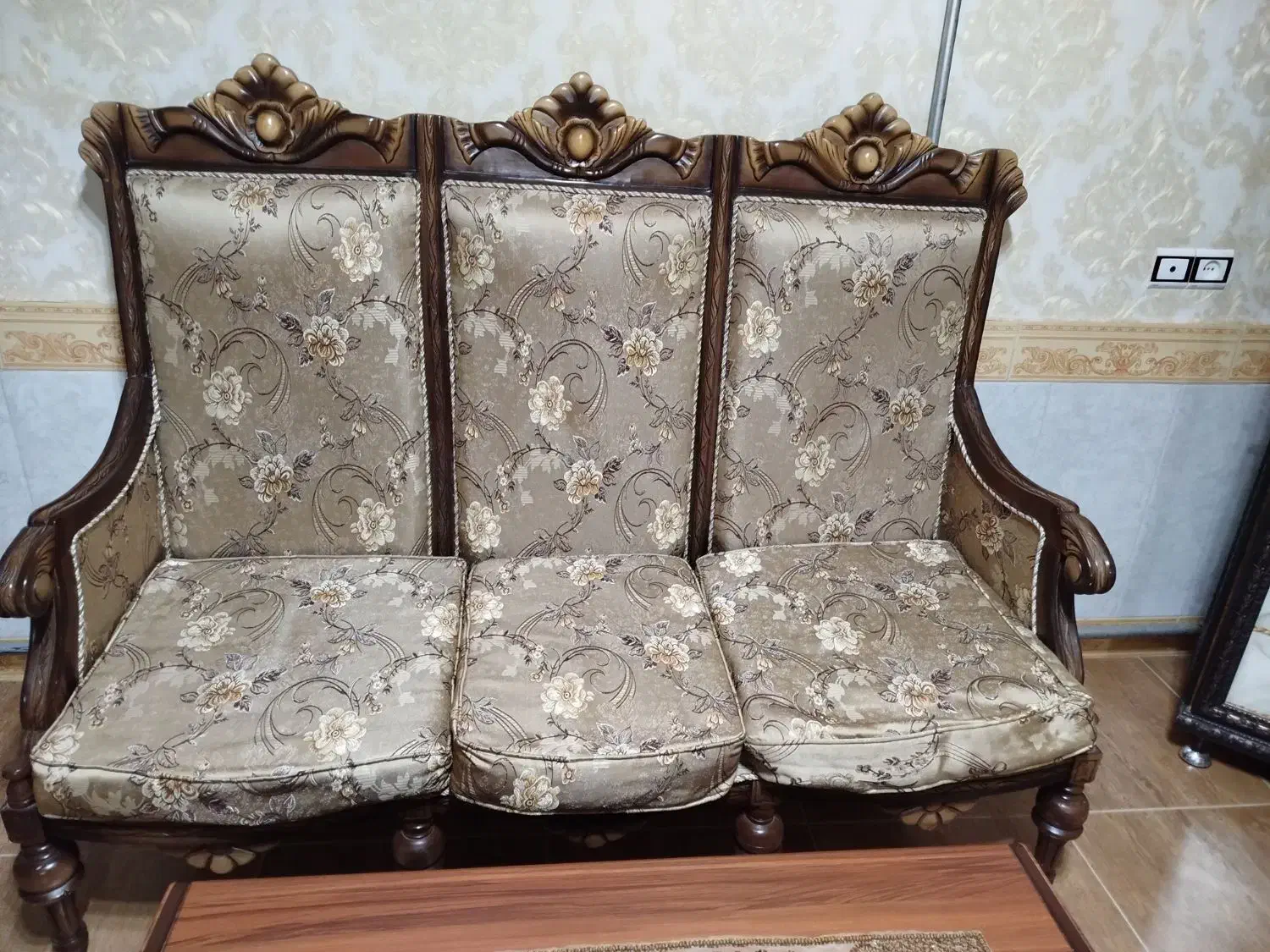 مبل ۹ نفره با میز بزرگ جلو مبلی|مبلمان خانگی و میز عسلی|شاهین دژ, |دیوار