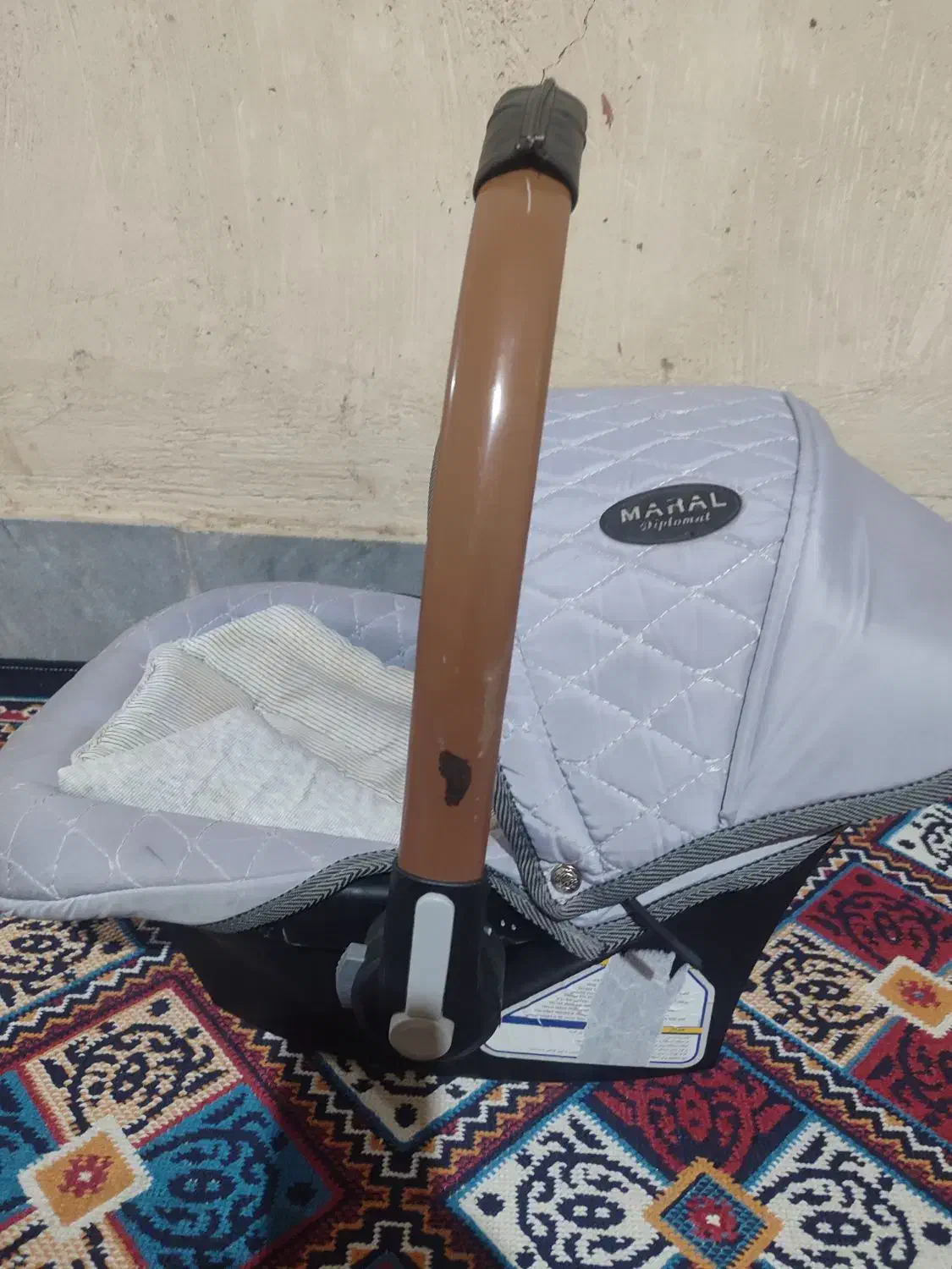 صندلی بچه|تخت و صندلی بچه|ایلام, |دیوار