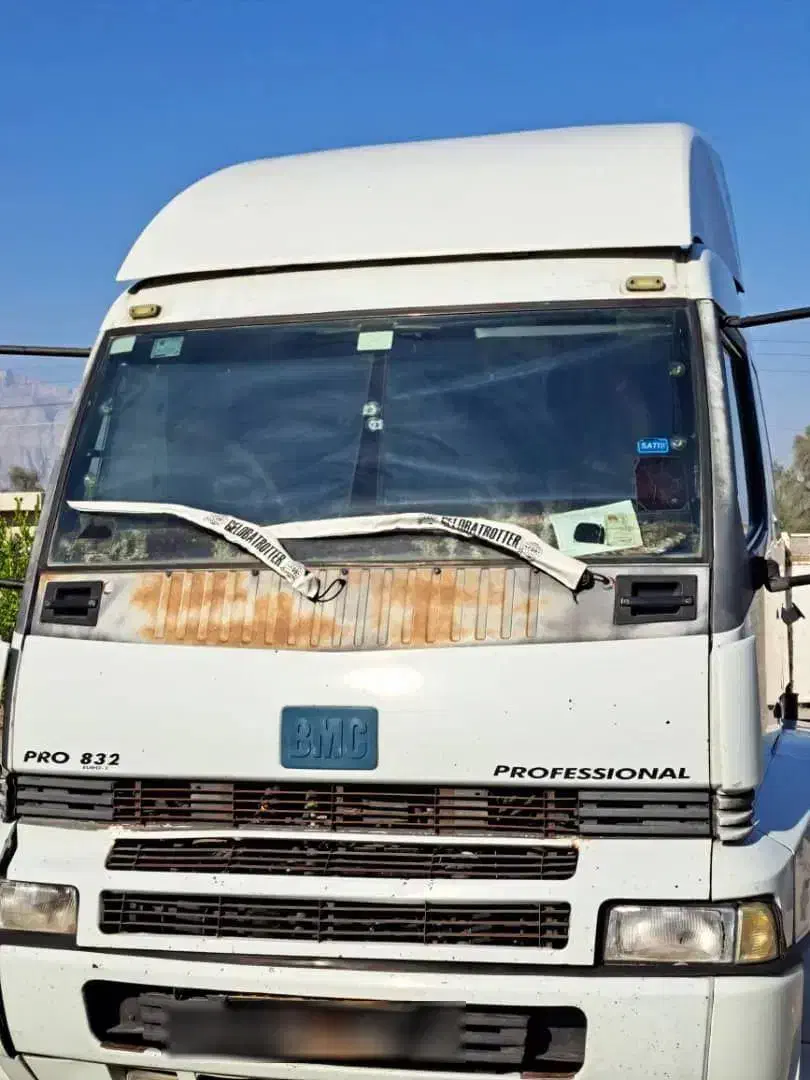 کشنده بی ام سی|خودرو سنگین|تخت, |دیوار