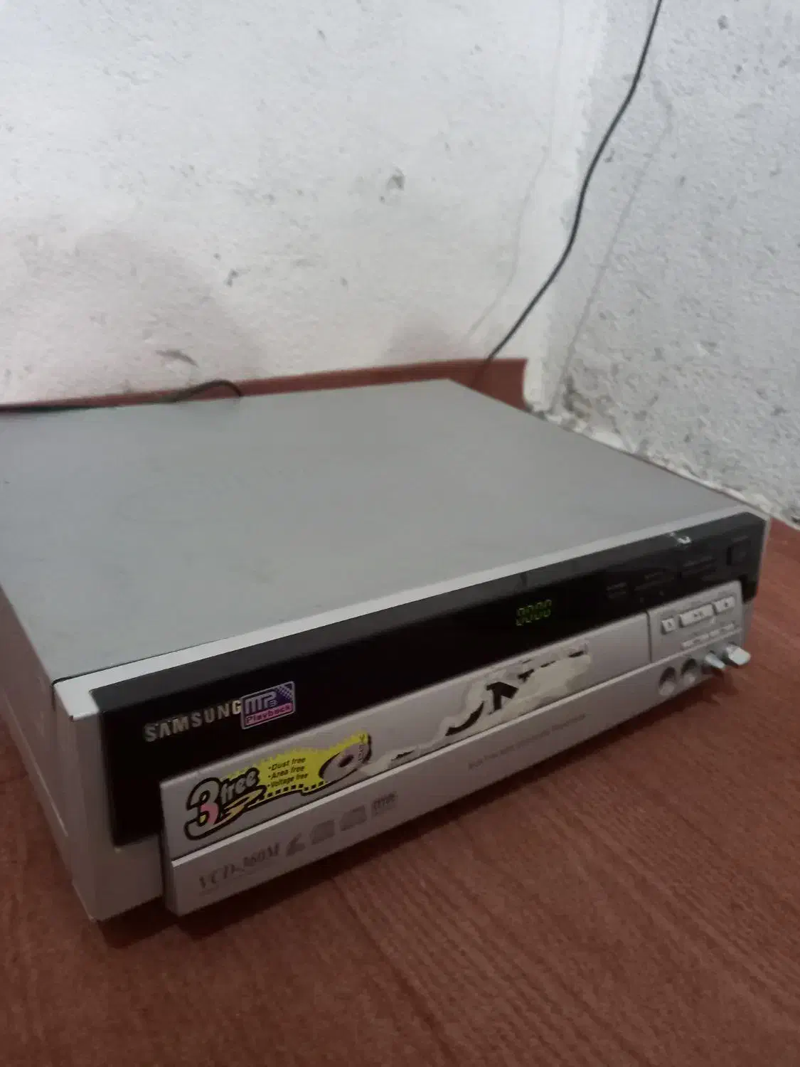 تلویزیون و دستگاه سی دی قدیمی عتیغه|سیستم صوتی خانگی|ساوه, |دیوار