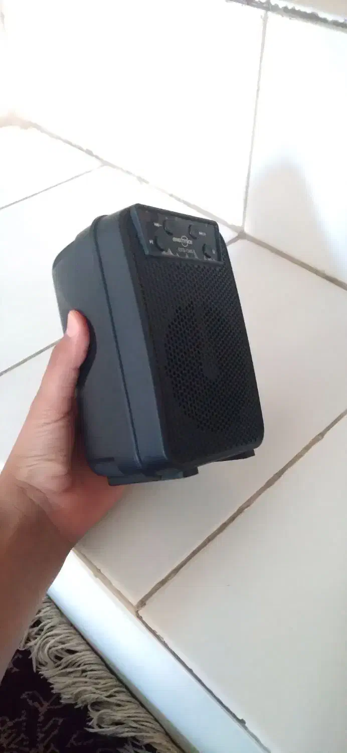 اسپیکر(باند)|پخشکننده همراه|کاشان, ولیعصر|دیوار