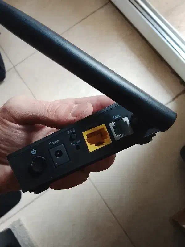مودم وایفای D-Link درحد نو تمیز اورجینال|مودم و تجهیزات شبکه|تهران, گلستان (شهرک راه آهن)|دیوار