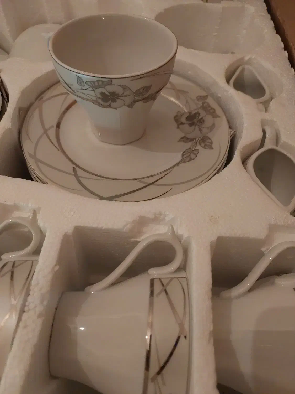 سرویس چینی|ظروف سرو و پذیرایی|نیشابور, شریعتی|دیوار