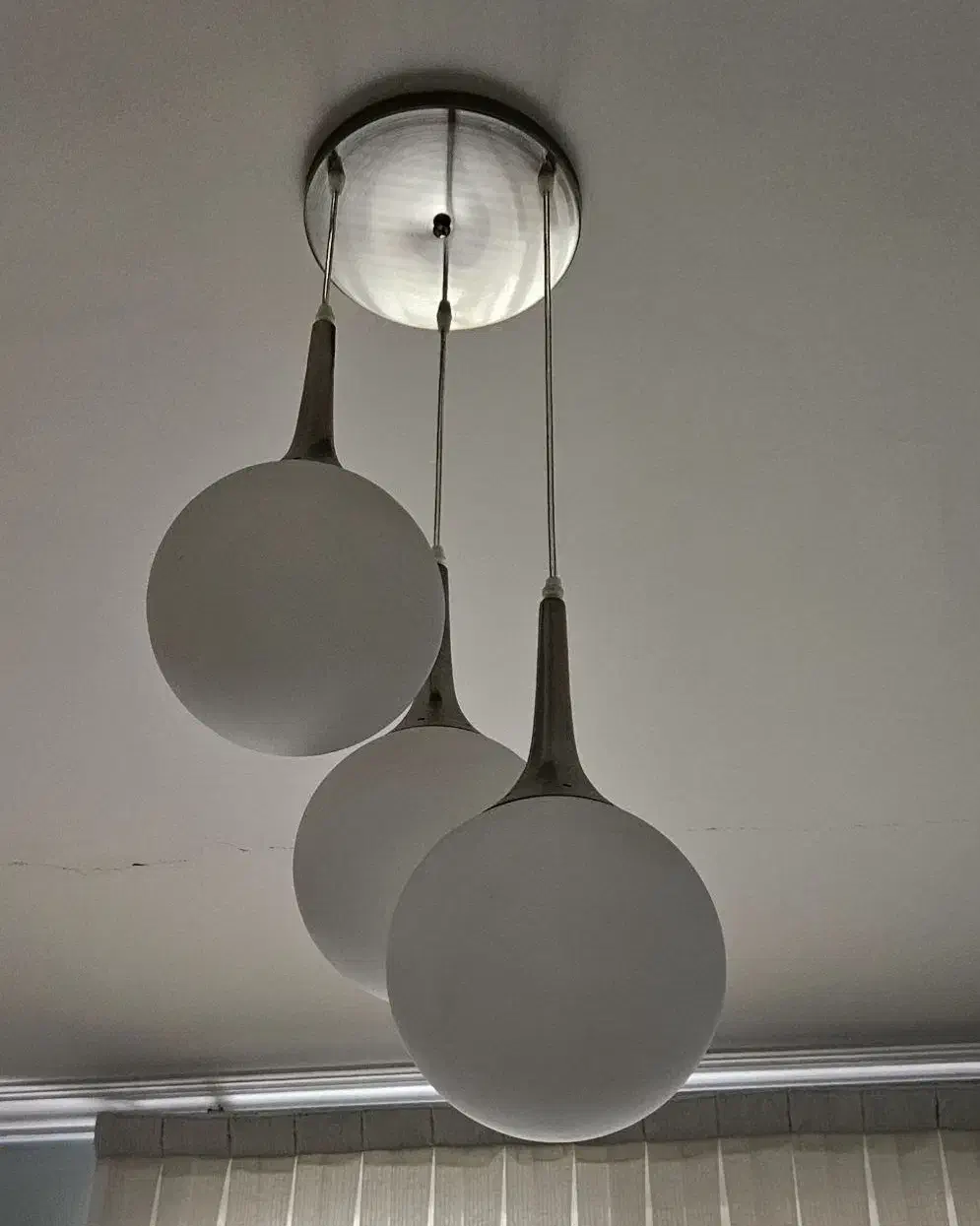 لوستر حبابی مات ۳ تایی و یک عدد حبابی تمام استیل|لوستر و چراغ آویز|مشهد, وکیلآباد|دیوار