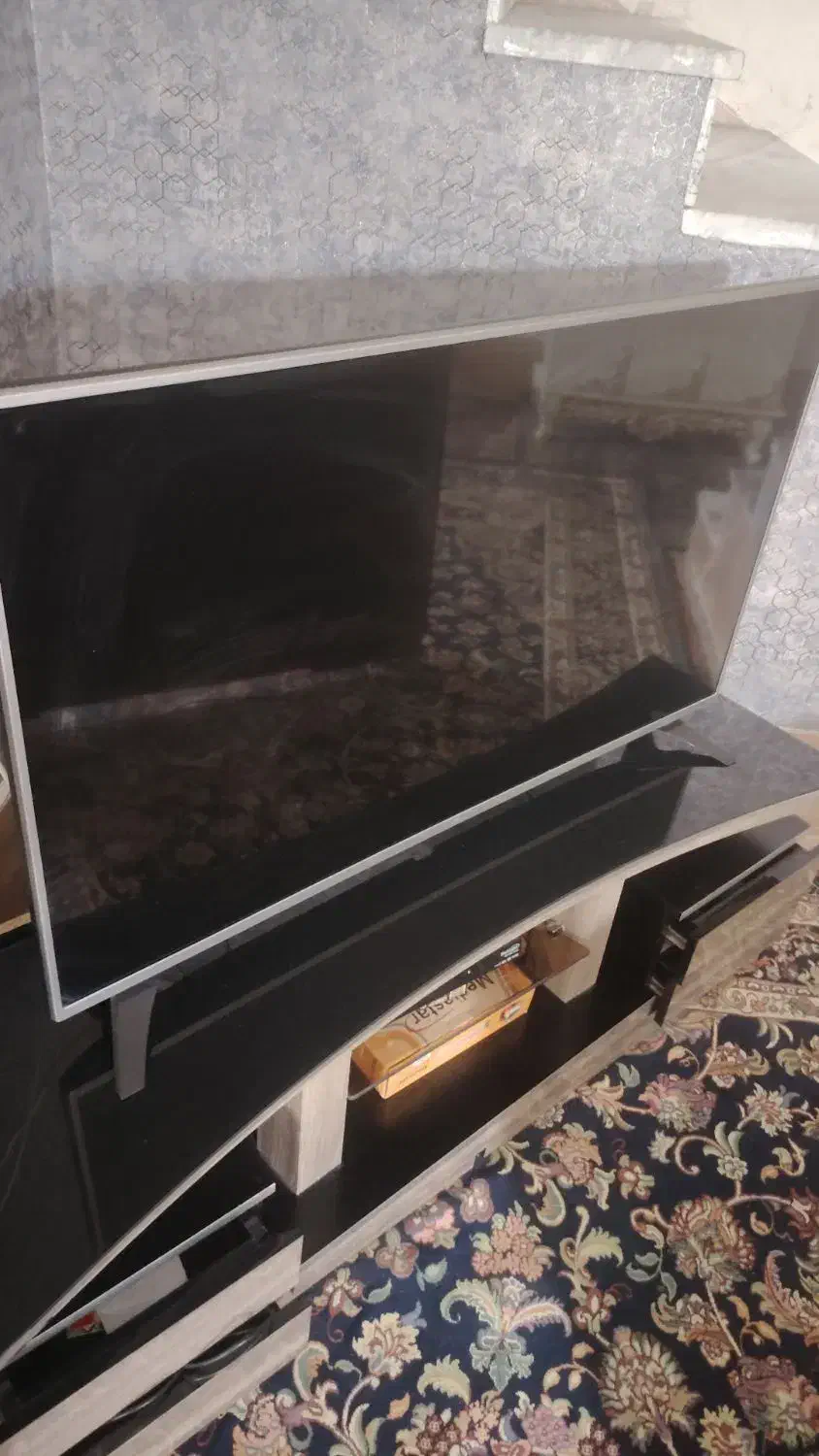 ال آیدی 49 اینج الجی و 52 اینج سامسونگ|تلویزیون و پروژکتور|فیروزآباد (فارس), |دیوار