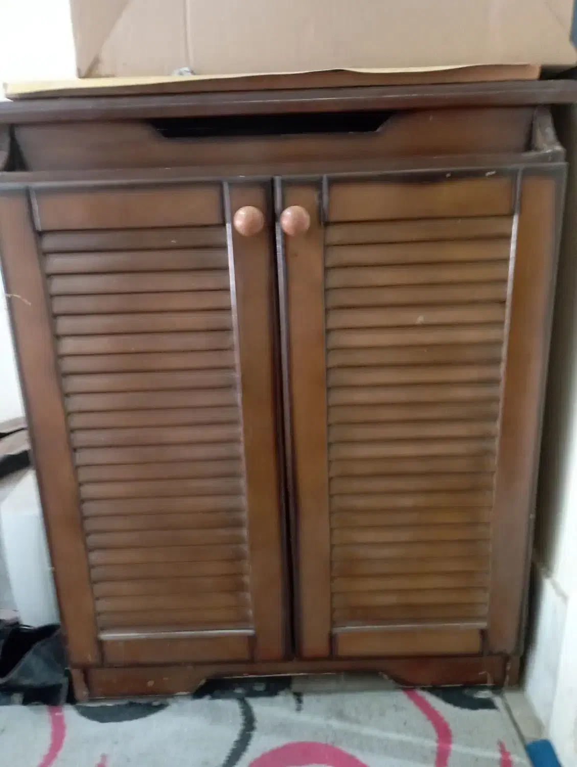 جاکفشی|جاکفشی، کمد، دراور|شهریار, کهنز|دیوار