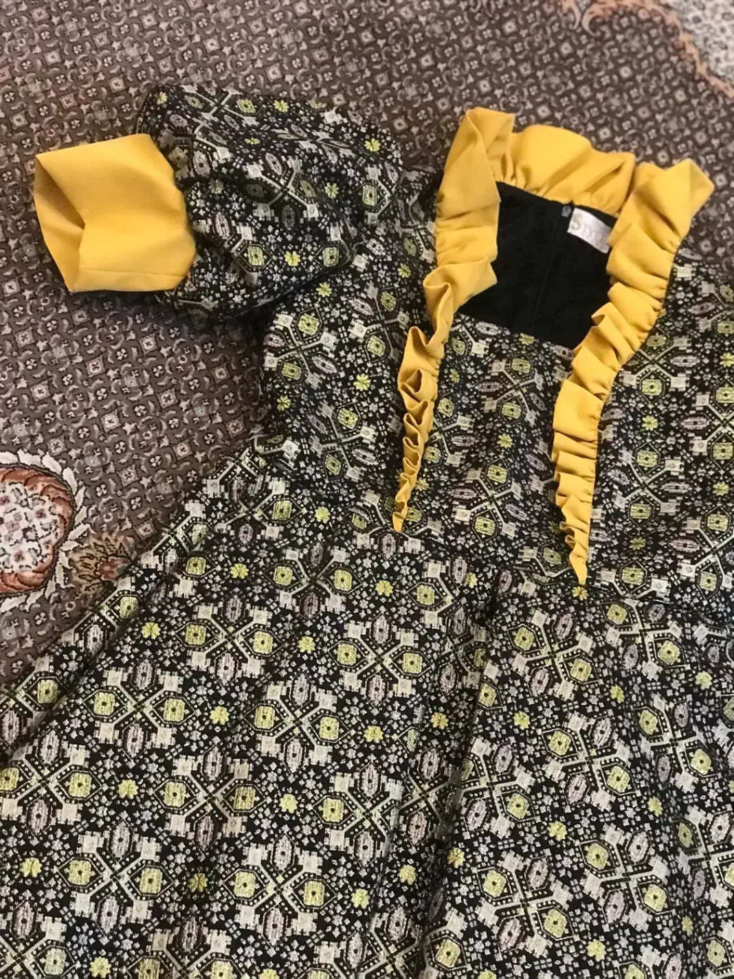 عروسکی|لباس|اردبیل, |دیوار