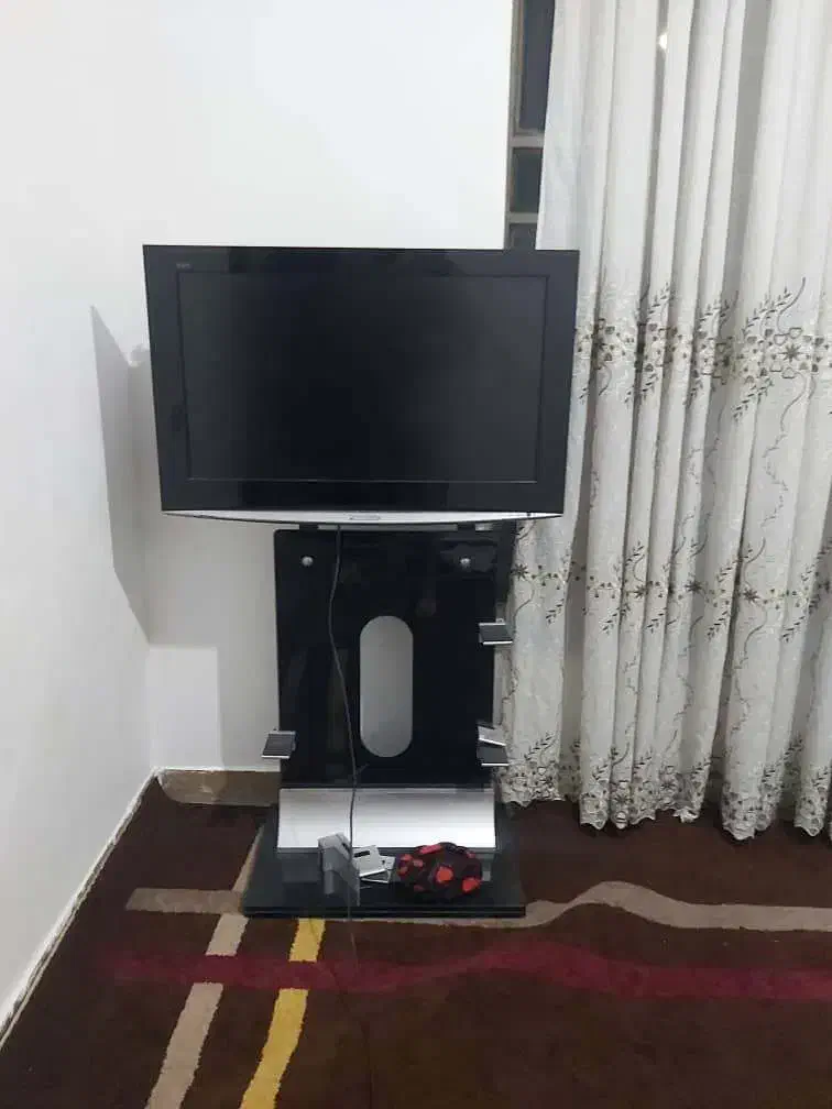 Lcd کارکرده|تلویزیون و پروژکتور|شیراز, وحدت|دیوار