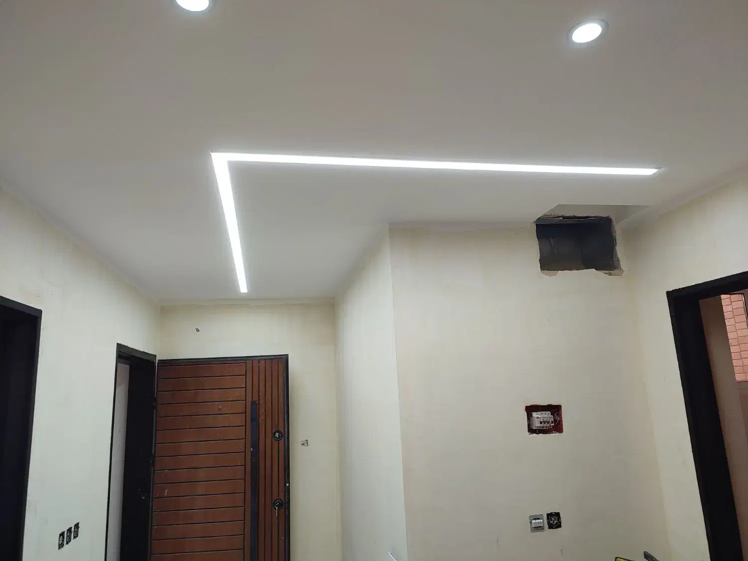 لاین نوری/نورخطی/لاینر|لامپ و چراغ|اصفهان, ناصرخسرو|دیوار