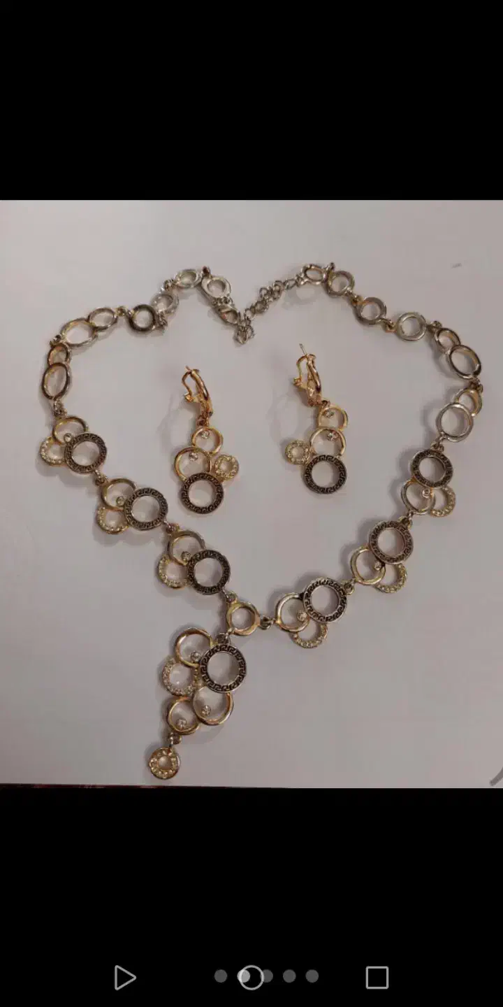 لباس گرم|بدلیجات|شیراز, کوشک میدان|دیوار