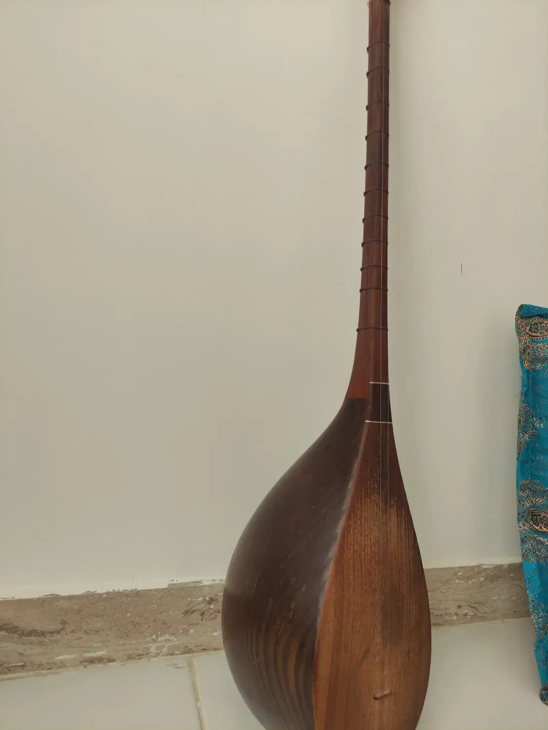 دوتار زیبا و خوش صدا|سازهای سنتی|قوچان, |دیوار