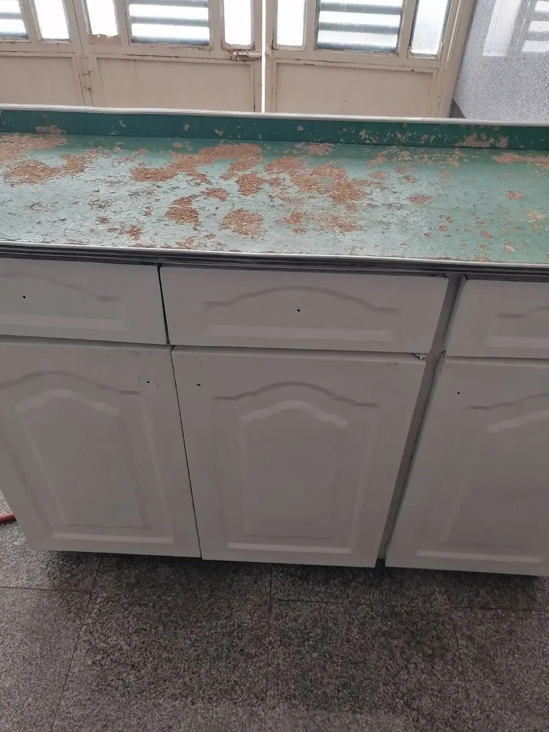 کابینت سه درب|آب‌چکان و نظم‌دهنده ظروف|قم, حکمت شمالی|دیوار