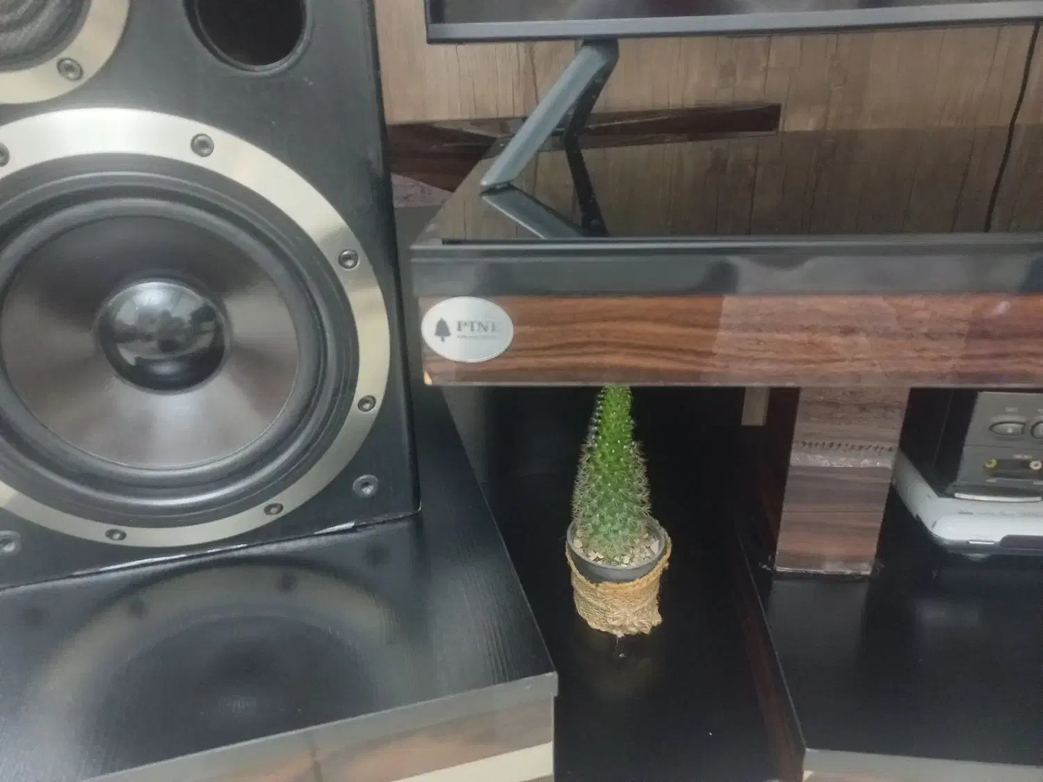 میز تلویزیون|میز تلویزیون|ری, سیزده آبان|دیوار