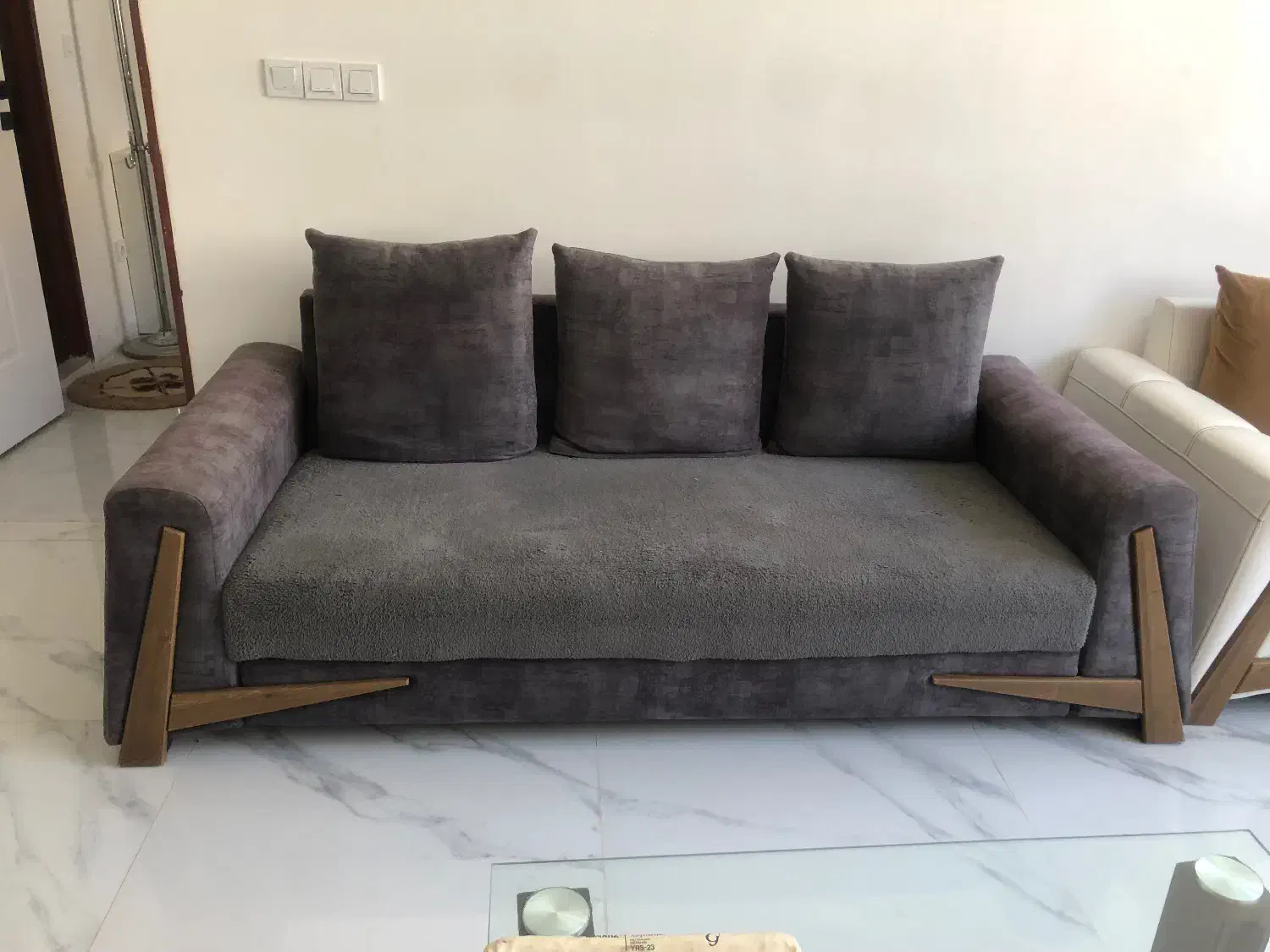 فروش مبل سه نفره بسیار راحت|مبلمان خانگی و میز عسلی|شیراز, شهرک ولیعصر|دیوار