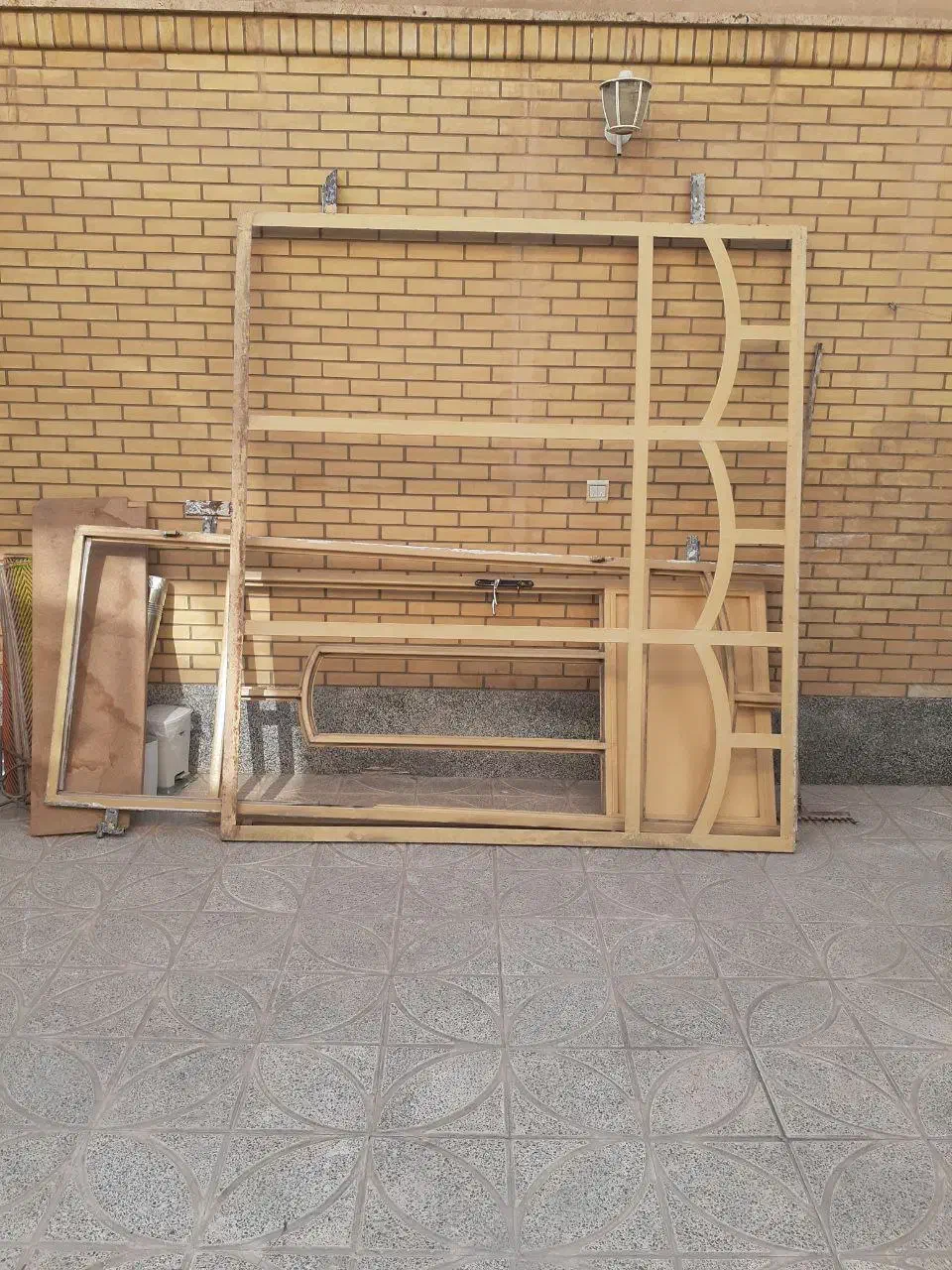 فروش درب فلزی همراه با پاچلاغی و شیشه های سالم|مصالح و تجهیزات ساختمان|فولادشهر, C5|دیوار