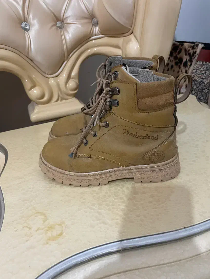 نیم بوت تیمبرلند خارجی سایز ۳۵|کیف، کفش، کمربند|خوی, |دیوار