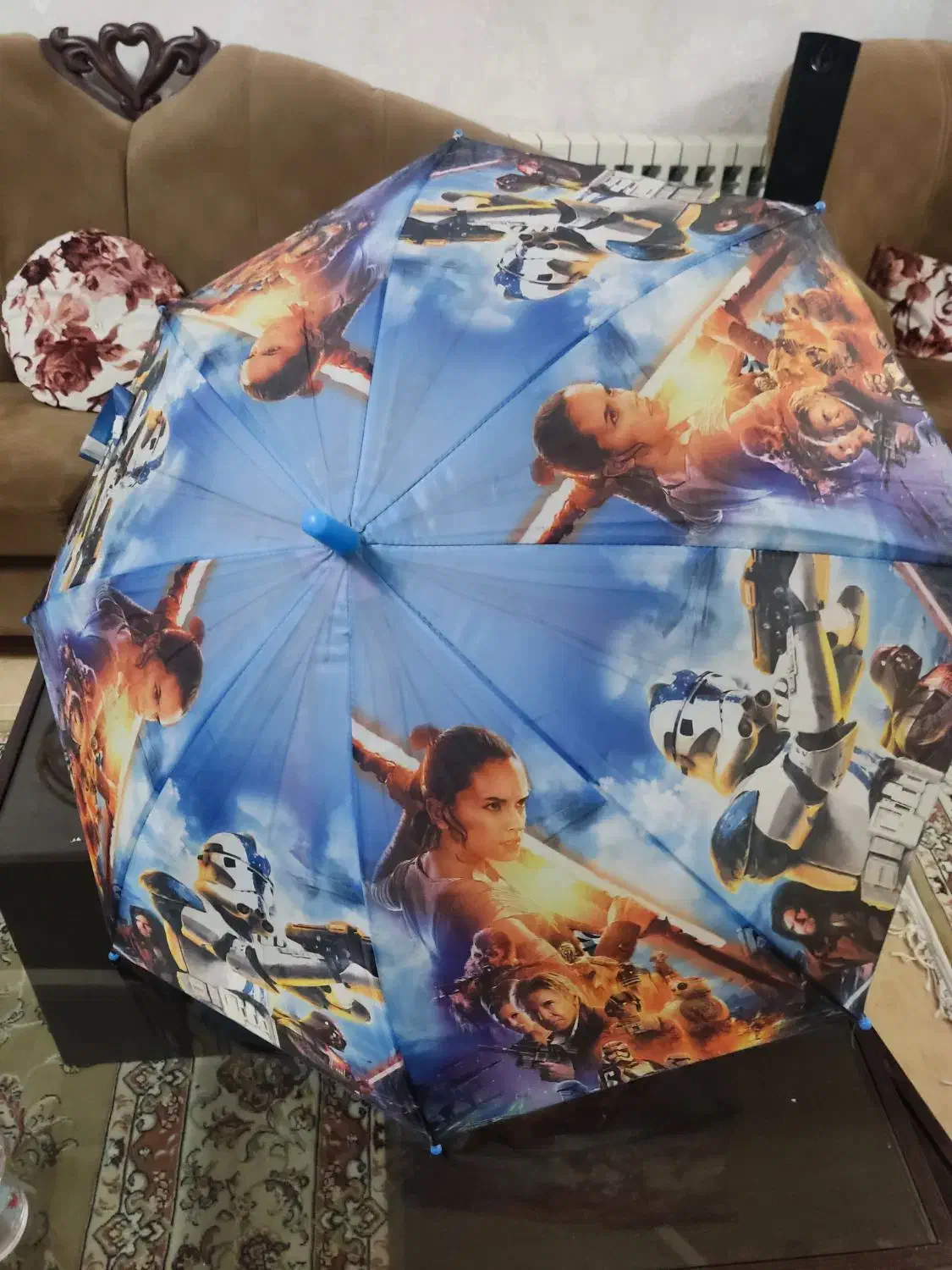 چتر بچگانه|کفش و لباس بچه|رشت, معلم|دیوار