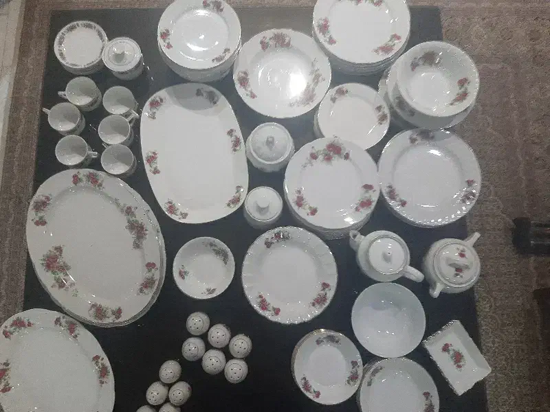 بشقاب و دیس و ... گل سرخی|ظروف سرو و پذیرایی|تهران, امانیه|دیوار