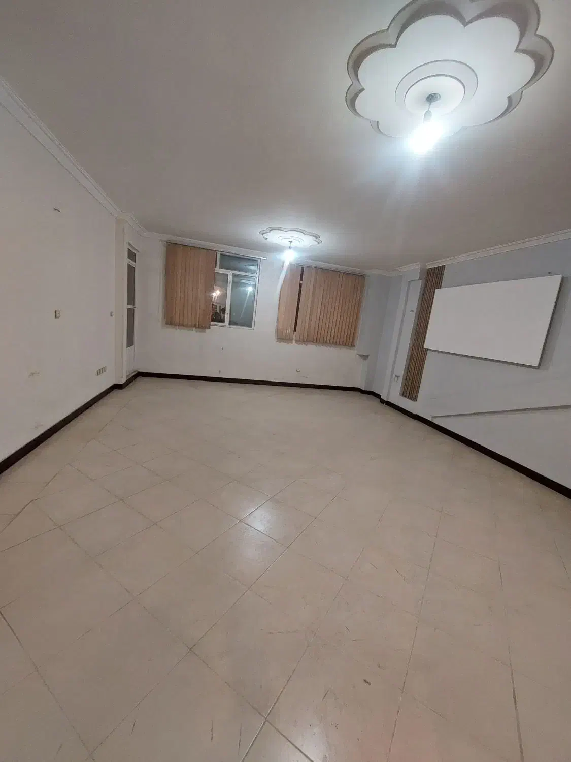 رهن کامل آپارتمان دو خواب چهارراه باهنر|اجارهٔ آپارتمان|شیراز, ترمینال باربری|دیوار