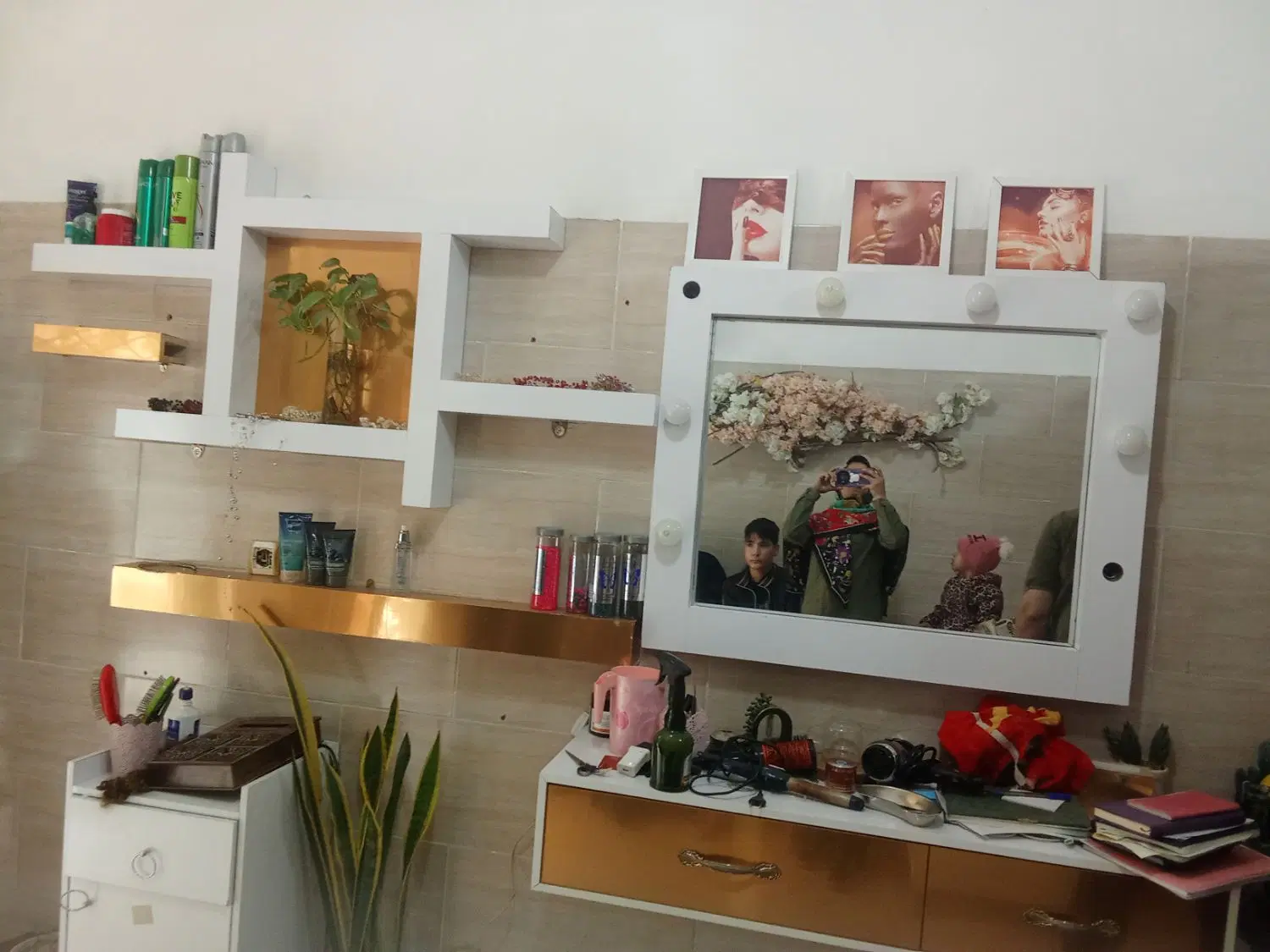 دکور|آینه|مشهد, طبرسی شمالی|دیوار