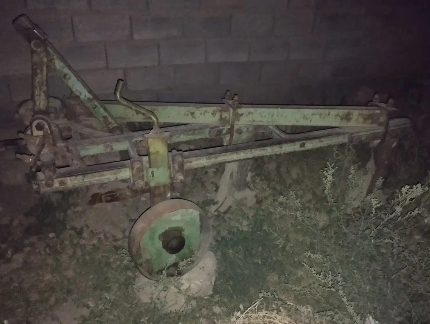 گاوآهن رومانی|ماشین‌آلات صنعتی|شاهیوند, |دیوار