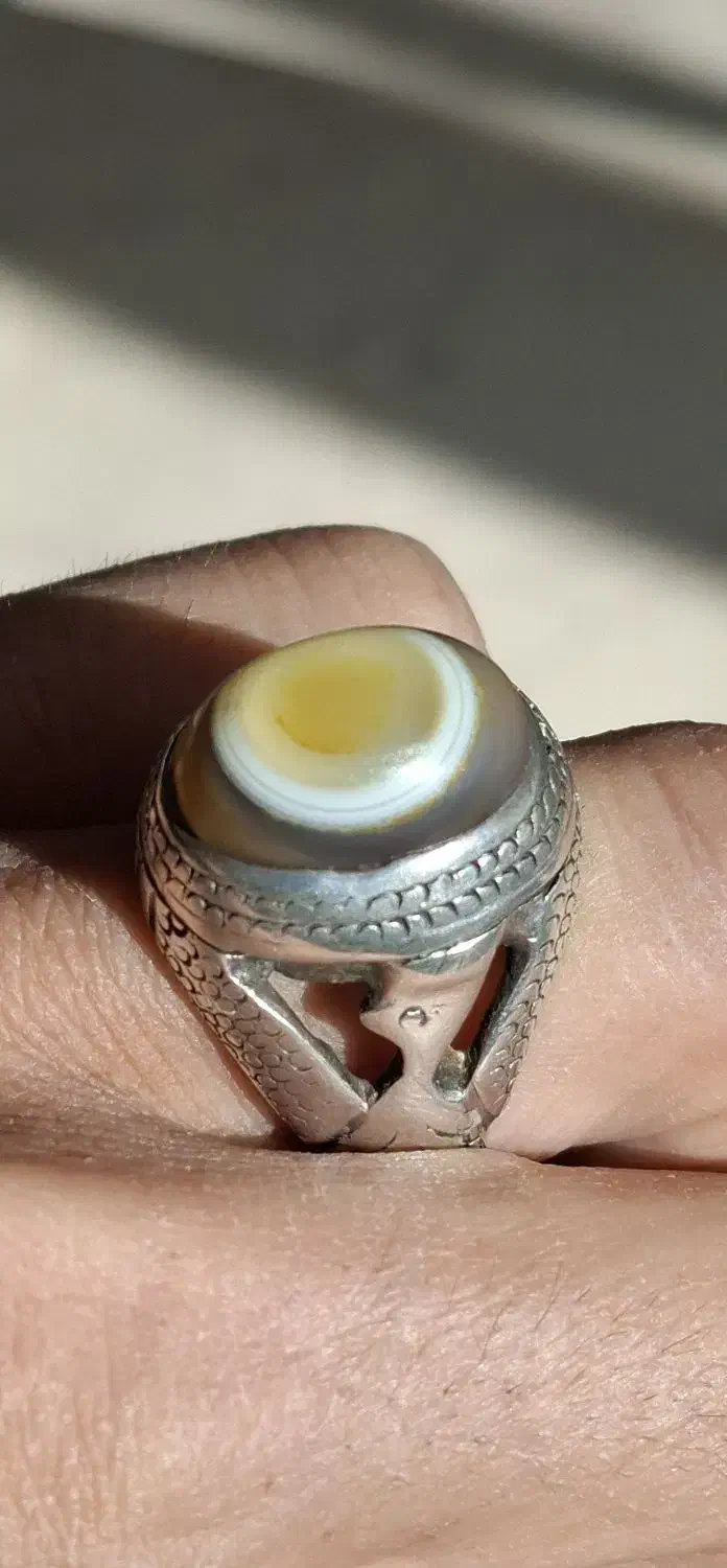 انگوشتر باباقوری چشم گاوی توضیحات خانده شود.|جواهرات|تهران, حر|دیوار