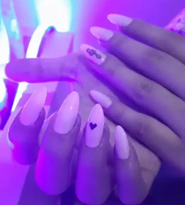 ارائه خدمات ناخن|خدمات آرایشگری و زیبایی|زرندیه, |دیوار