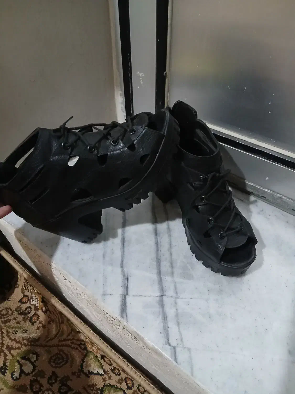 کفش|کیف، کفش، کمربند|زنجان, |دیوار