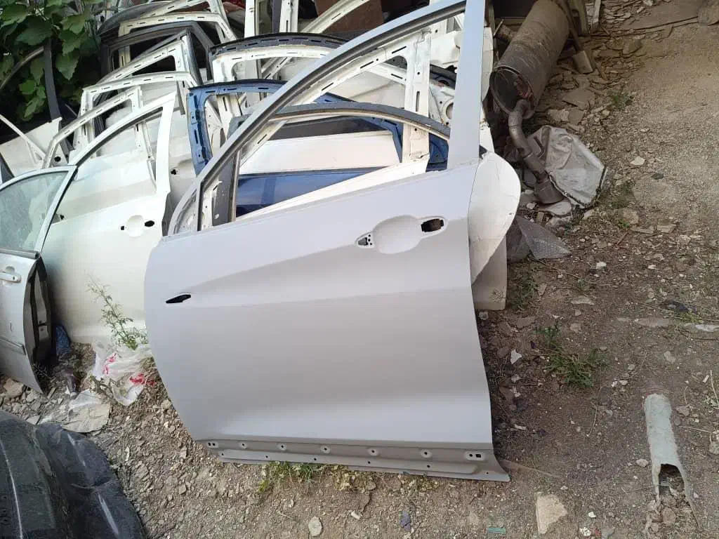 نقاشی اتومبیل وانواع موتور سنگین در حد فابریک|خدمات موتور و ماشین|لنجان, |دیوار