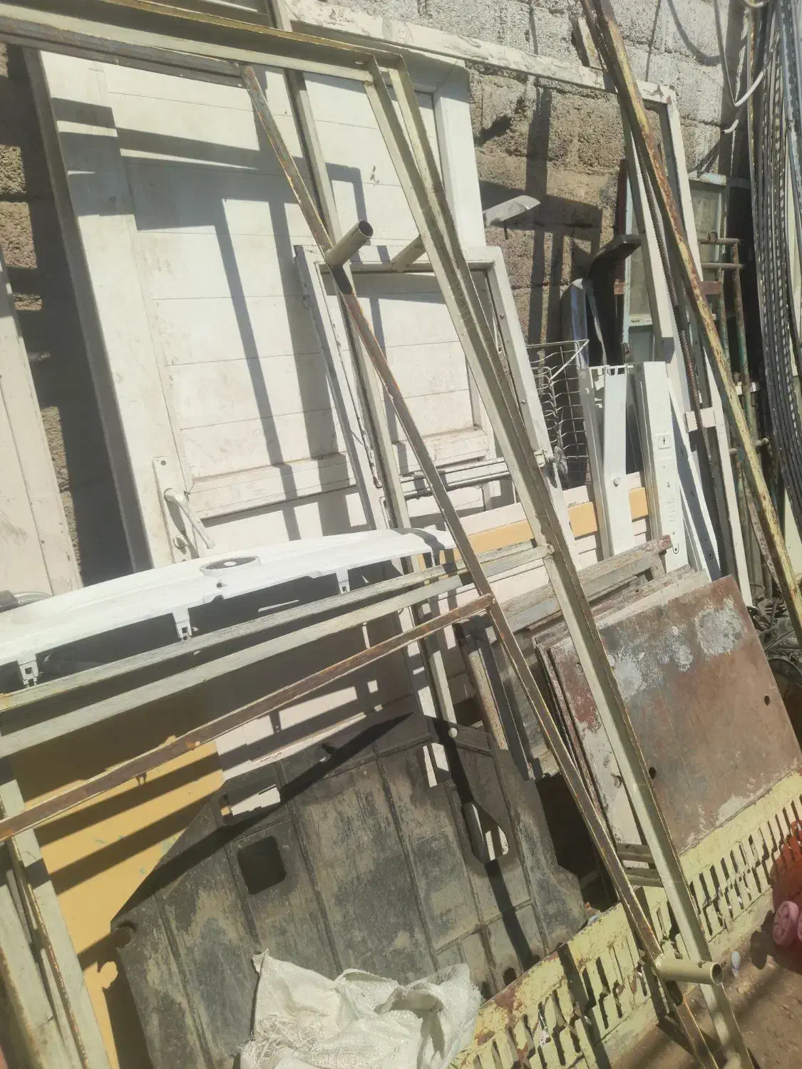 خرید ضایعات آهن مس آلومینیوم برنج کاغذ|مصالح و تجهیزات ساختمان|شهرکرد, |دیوار